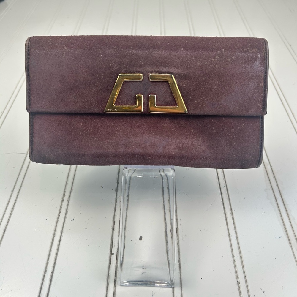 Women's Gucci Burgundy Red Suede Wallet with Gold Hardware - Picture 4 of 10